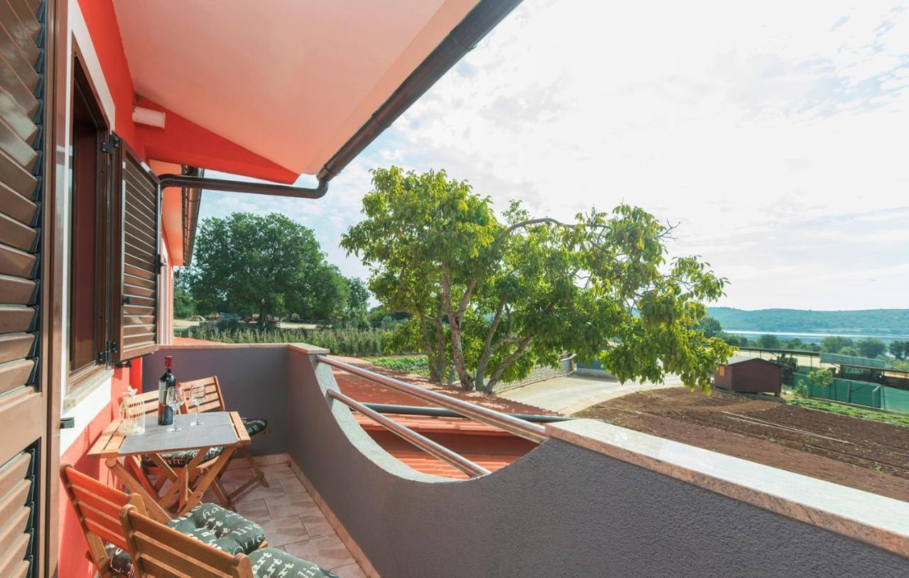 Sea View Apartments With Shared Pool Помер Екстериор снимка